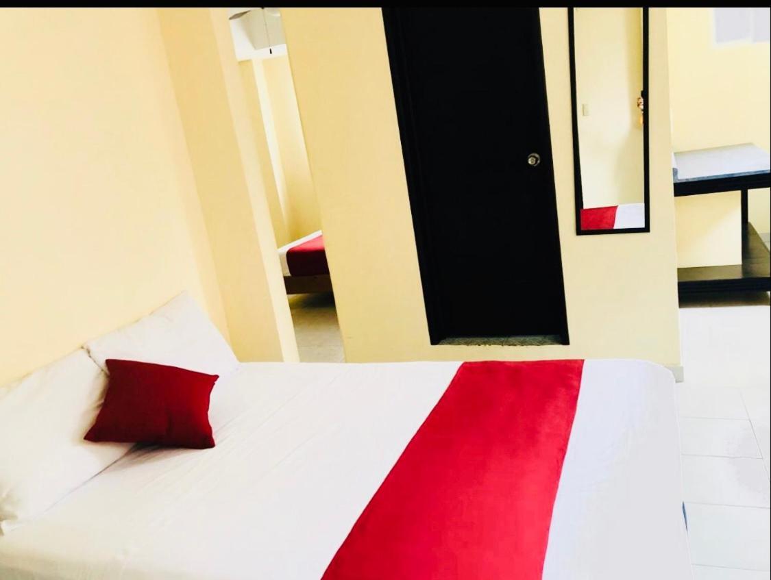 Roof Top Hotel Хилитла Экстерьер фото